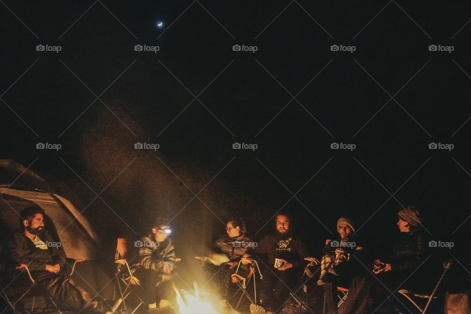 There’s no better way to find out a real friendship that at night with not cellphone sign in the middle of the woods 