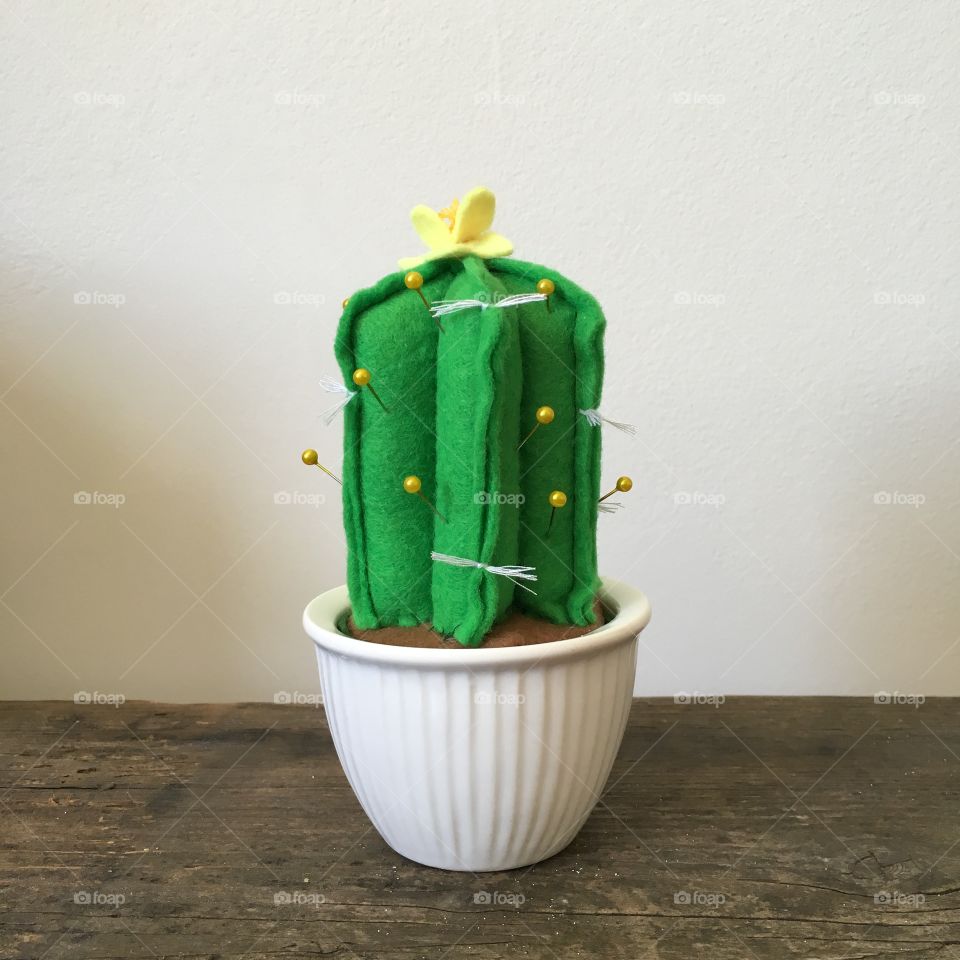 Felt Cactus pin cushion craft