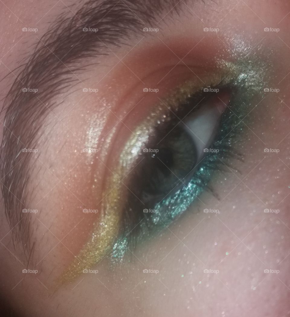 Eye makeup