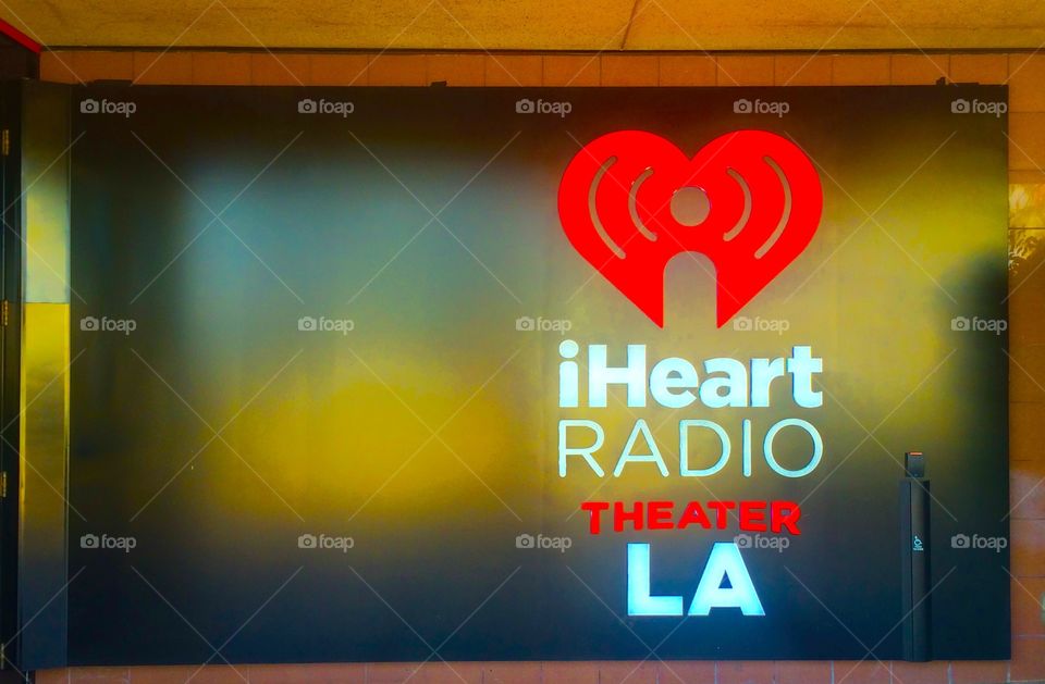 I heart radio sign 