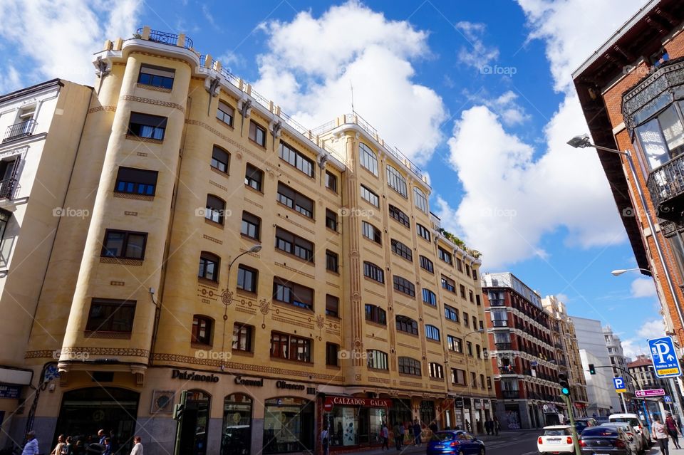 Cool yellow building with lizards, Calle de Mejía Lequerica, Madrid