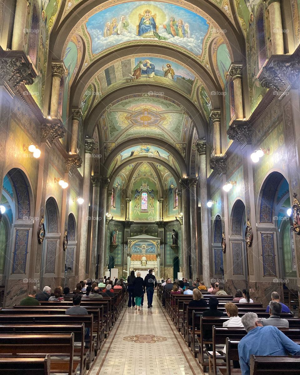 Hora da Missa!

Hoje, na Solenidade da Bem-Aventurada Virgem Maria, ouvimos no Evangelho o Magnificat:
“A minha alma engrandece o Senhor, e o meu espírito se alegra em Deus, meu Salvador (…)”