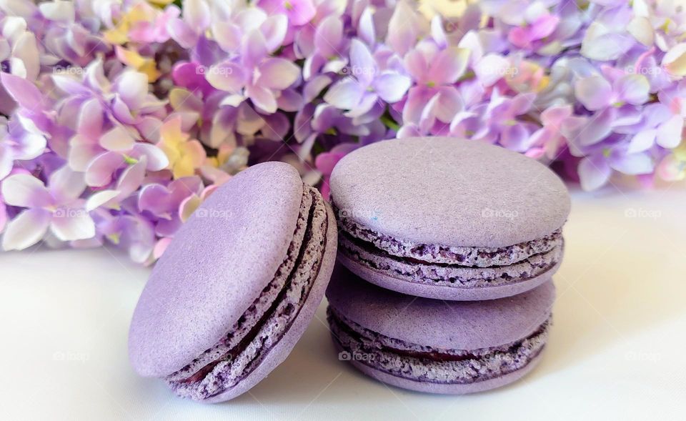 Break time 😋💜 Spring mood 💜😋 Lilac and macarons😋💜