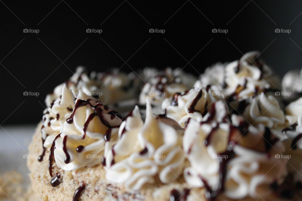 Cake with chocolate glaze 