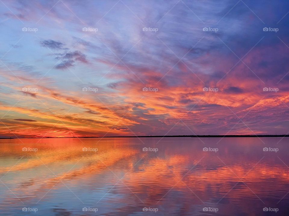 Beautiful ocean bay sunset 