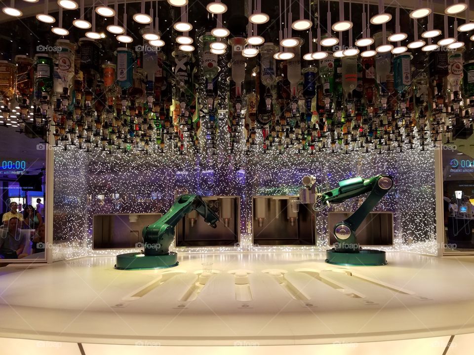 Bionic Bar on Harmony of the Seas