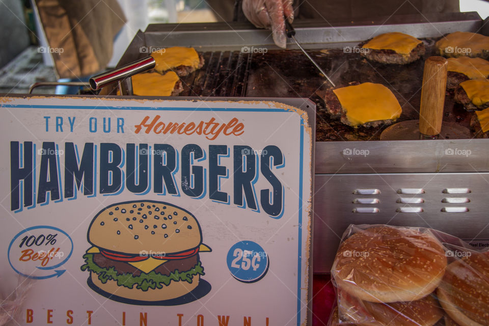 Melted cheese and juicy beef is the recipe for great street food 