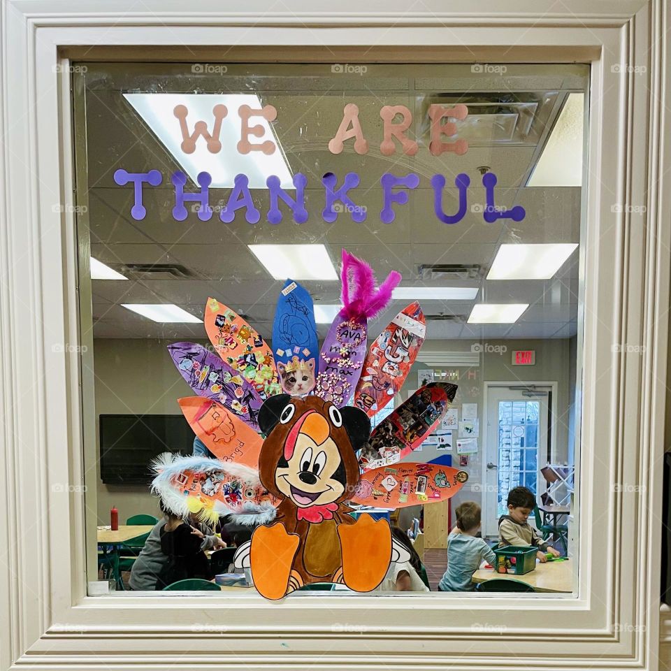 We are Thankful classroom decoration, children decorate for Thanksgiving, making creative Thanksgiving decorations with preschool children 