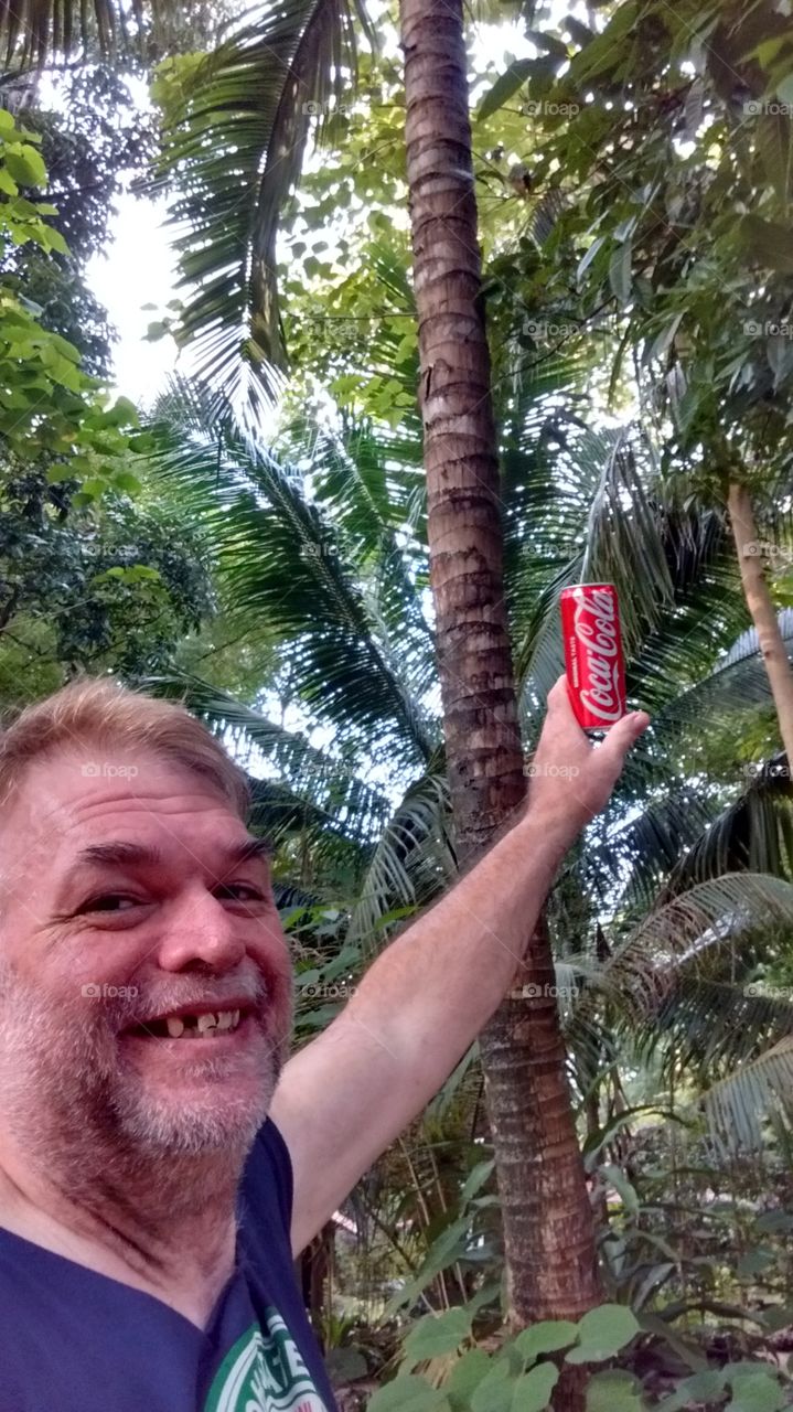 That moments of fun and laughter. Do it with  Coca cola. Taste that feeling.