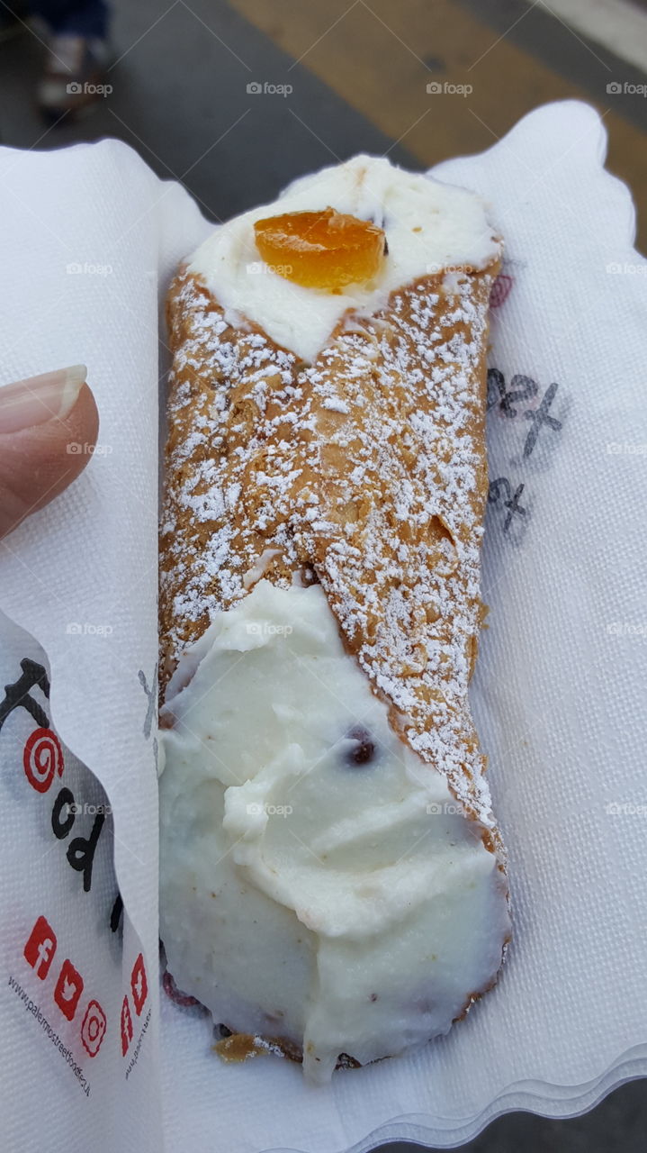 cannolo sweet
