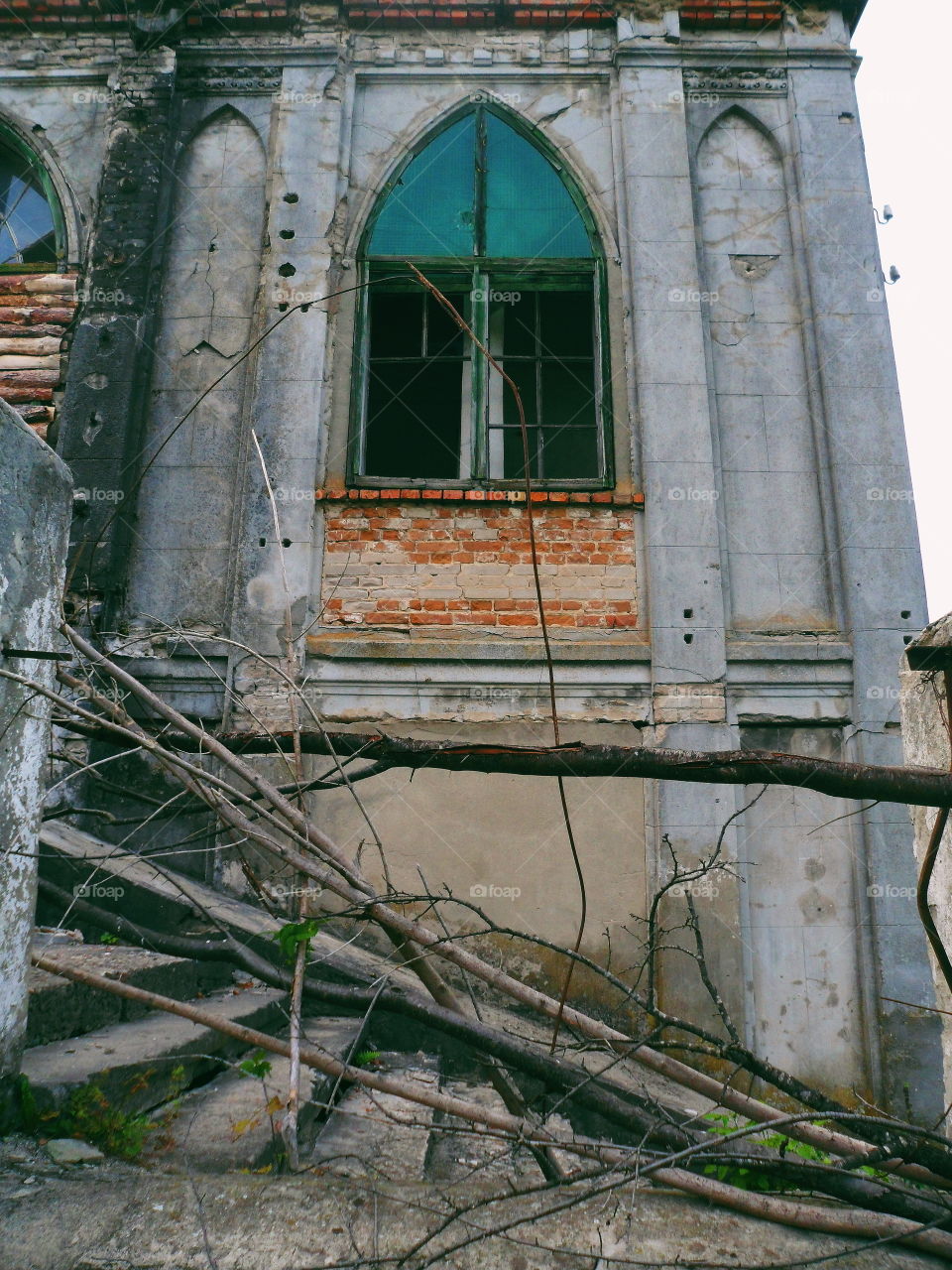 The old gothic palace of the nobleman Goroholsky in the village Chervone. The castle is now a monastery, and part of the palace in an abandoned state