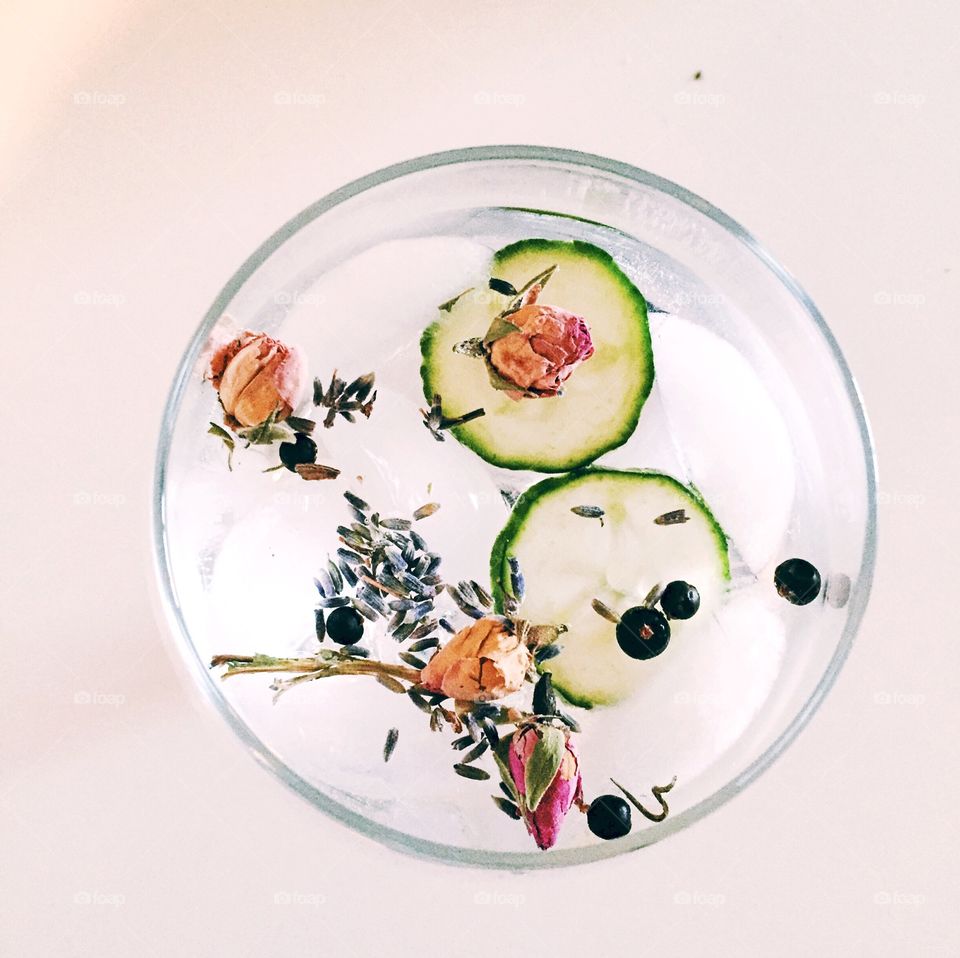 Gin Tonic
Botanicals
Cucumber
Drink
Roses