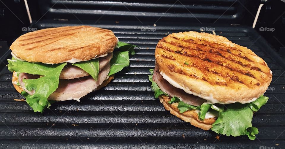 Cooking sandwich on grill