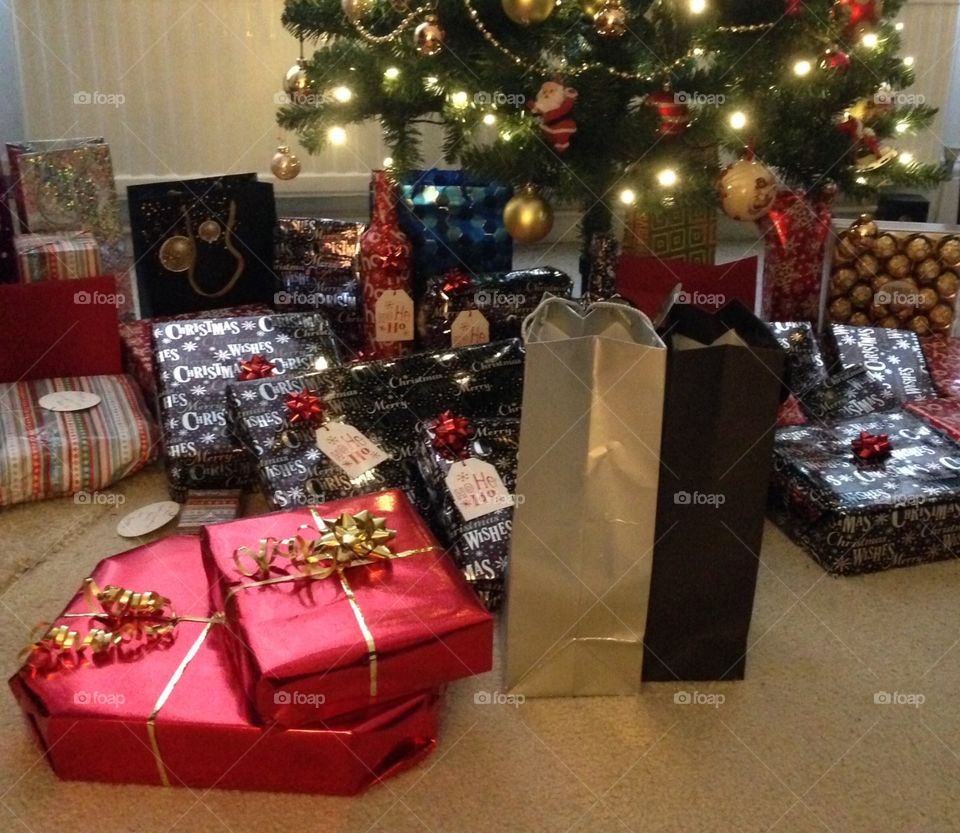 Christmas Eve, gifts