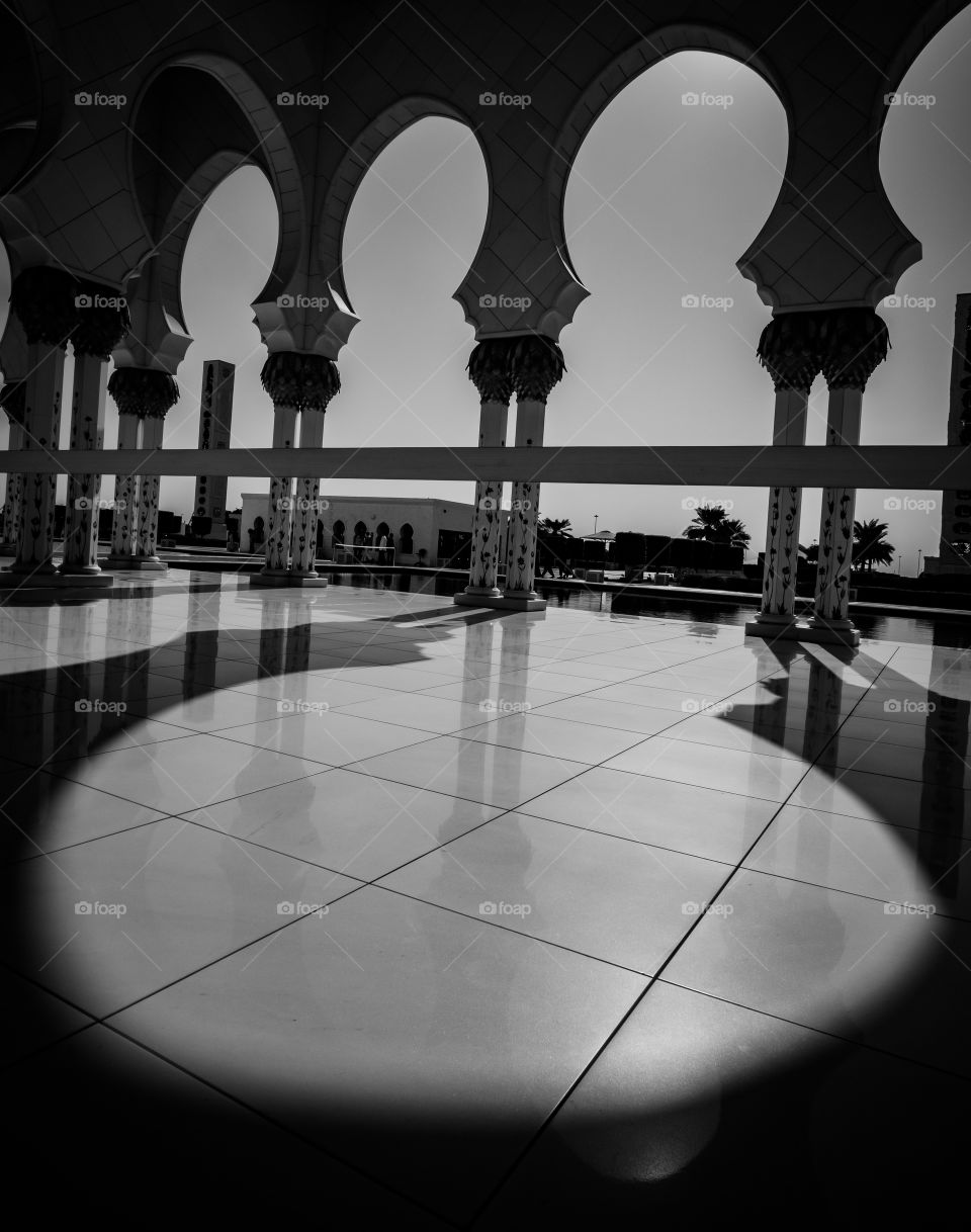 Light and Shadow of Sheikh Zayed architecture White mosque in Dubai architecture 