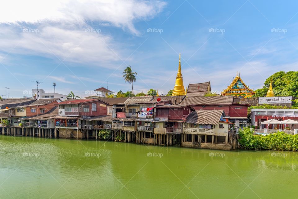 Chanthaboon waterfront community.There is a community of more than 300 years since the reign of King Narai.Ever been an economic community.Cultural mix different races,religions.There are slot of Thai,Chinese,Vietnamese people at Chaithaburi,Thailand