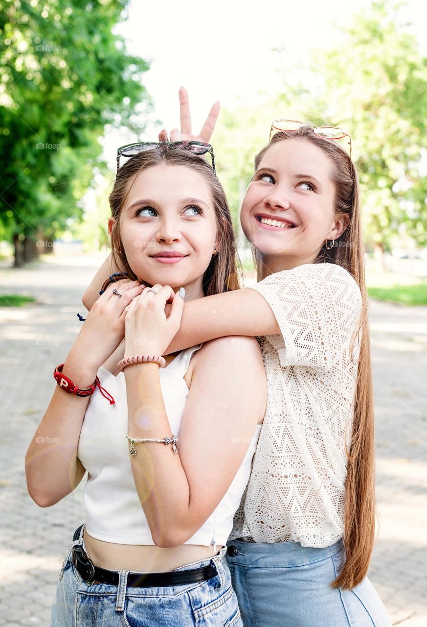 happy sisters together