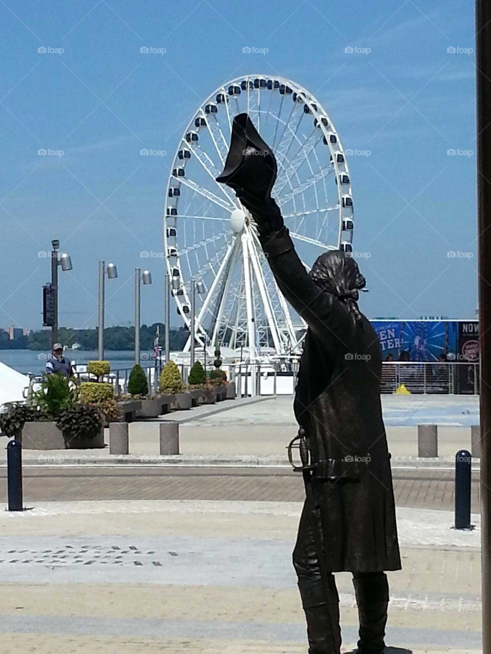 Ferris wheel, water, statue