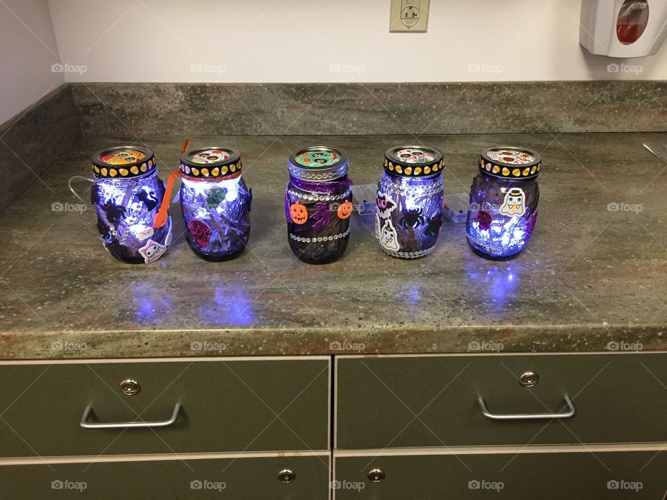 Halloween themed mason jar craft project