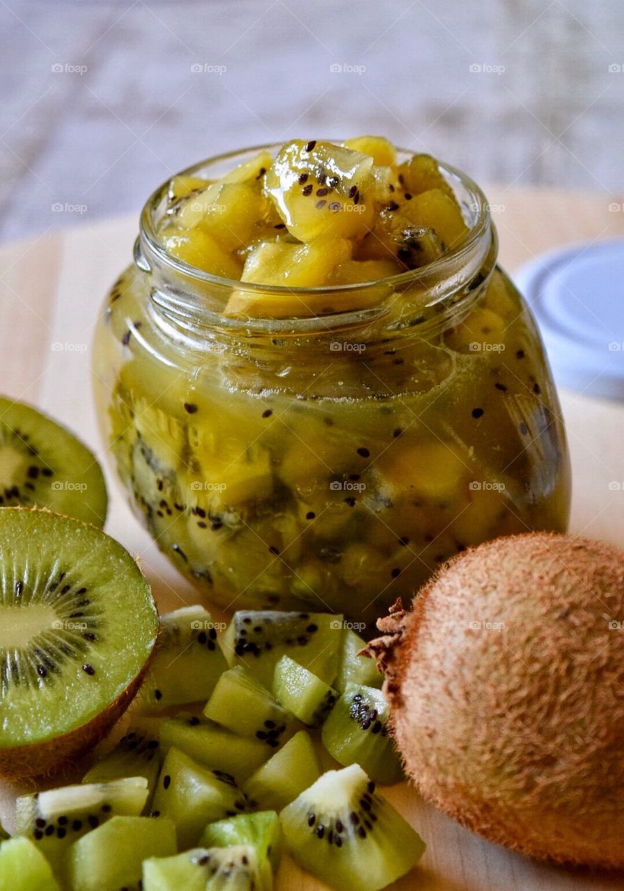 Homemade kiwi jam 