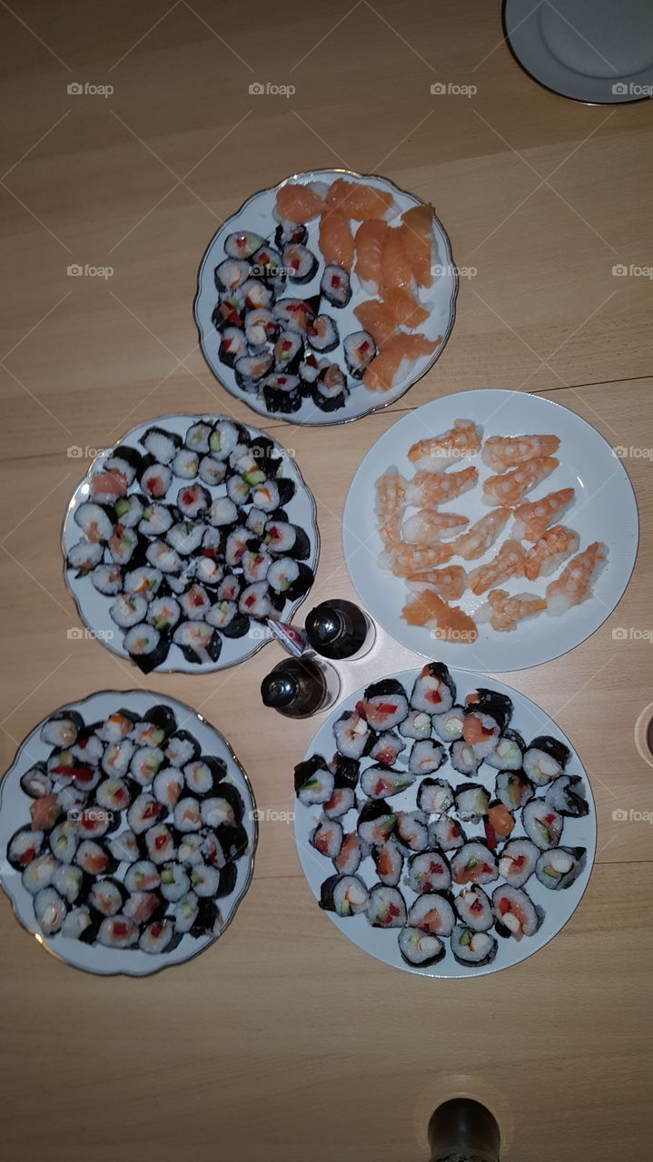 Selbstgemachte Sushi Party feeling