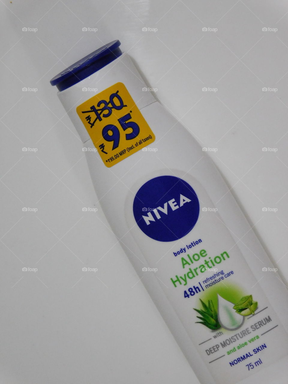 NIVEA _ Nivea Aloe Hydration body lotion with deep moisture serum and aloe Vera for normal skin .it gives your skin fast absorbing and refreshing moisturization and make it noticably smoother for the 48 hours.