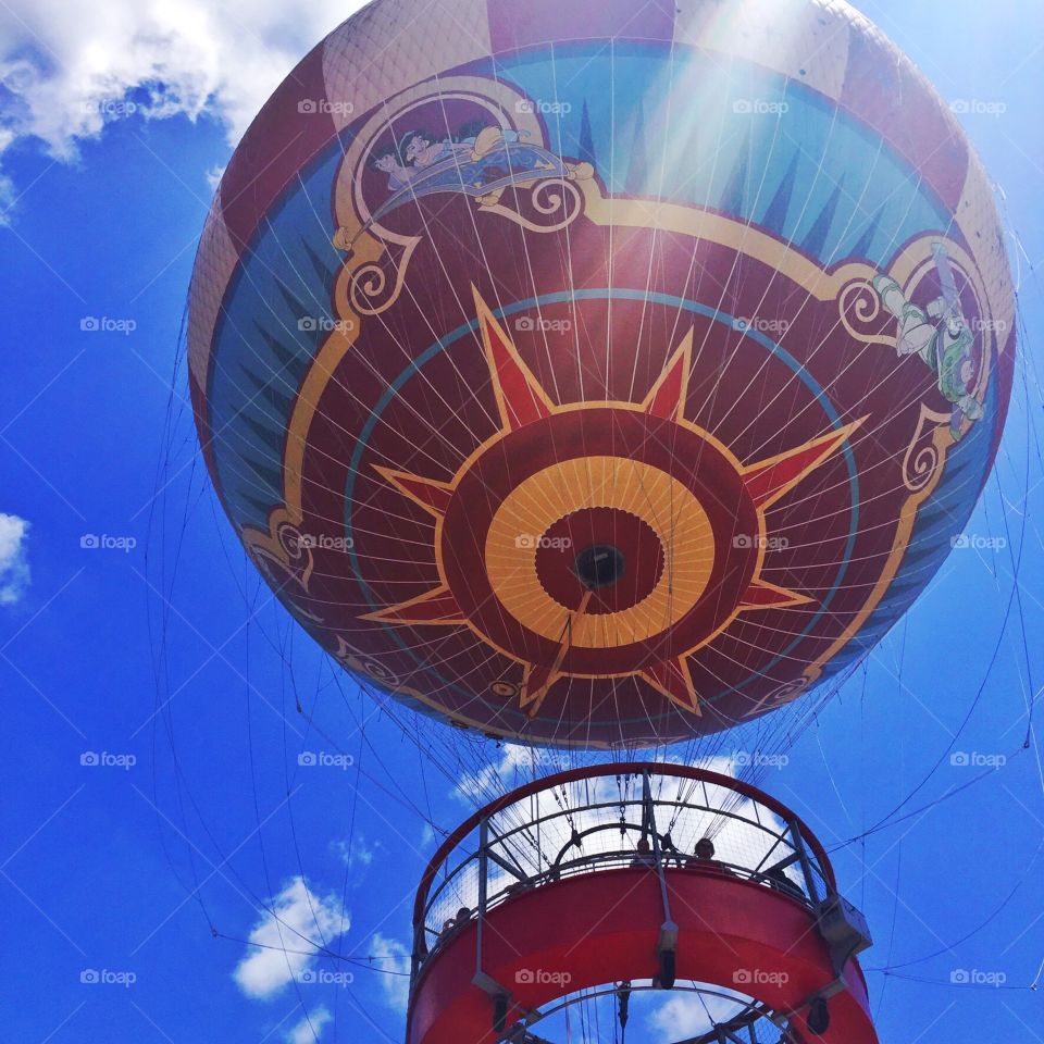Travel . Disney's hot air balloon