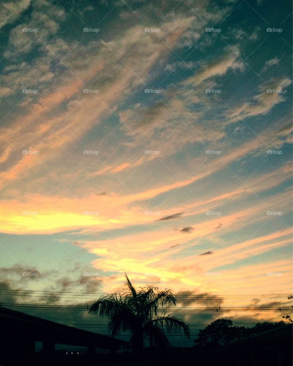 O céu muito bonito da cidade de Jundiaí. Não importa a hora, a beleza reside aqui! / The very beautiful sky of Jundiaí city.  No matter the time, the beauty lies here! 📸#FOTOGRAFIAéNOSSOHobby