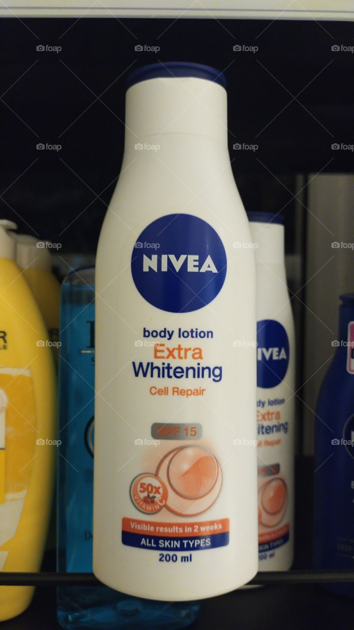 Nivea body extra whitening cream