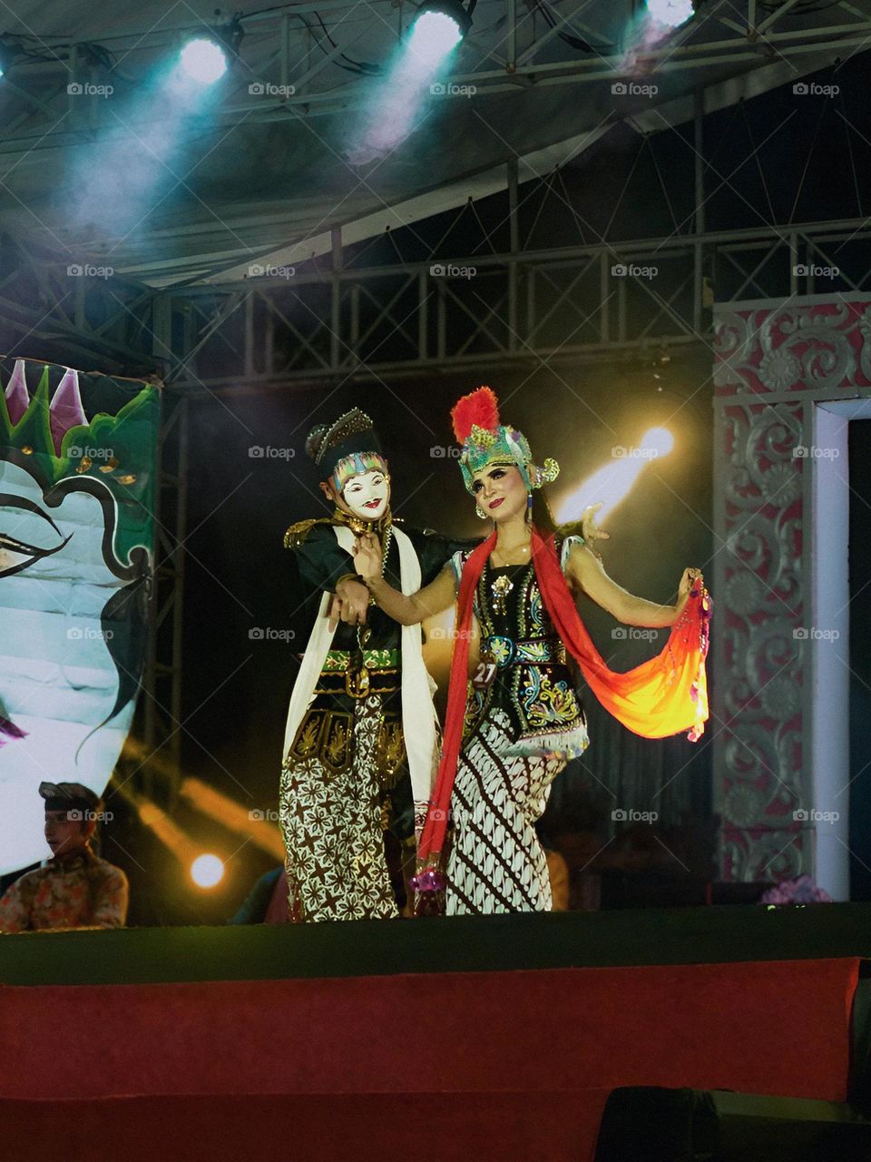 Live perform traditional dance Lengger Wonosobo Indonesia