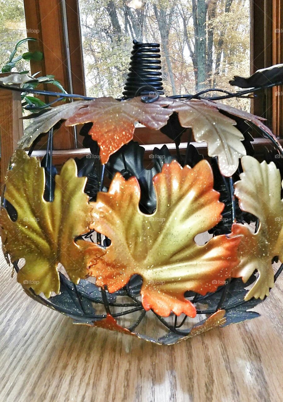 autumn decor. saw this cool piece of art on a friend's table.