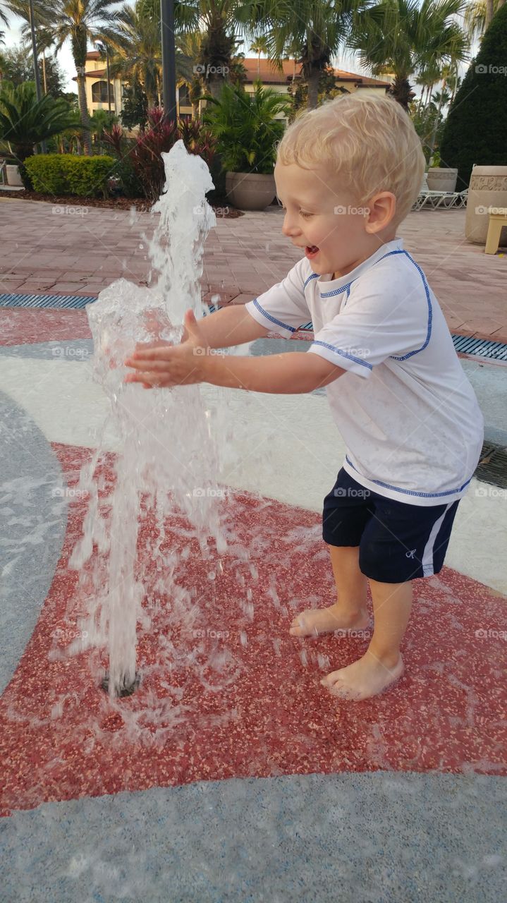 toddler splash