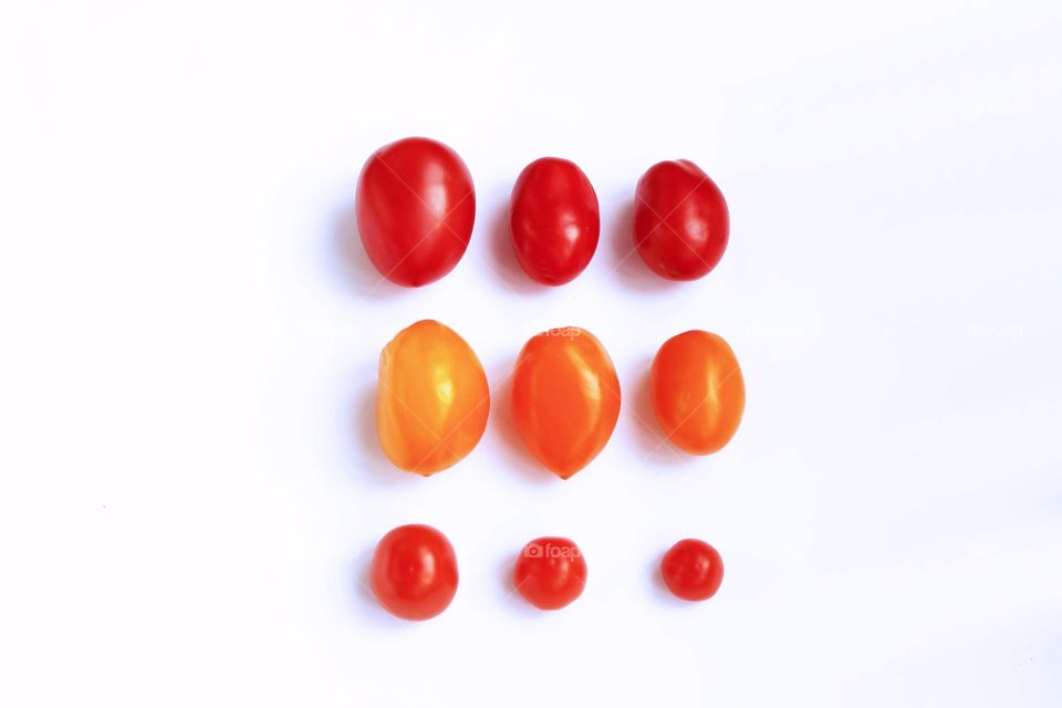 Tomatoes radnoga colors and shapes