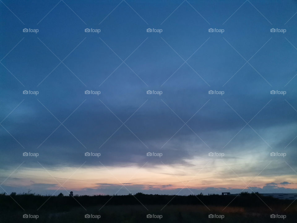 💙  Beautiful Sunset over a Plain with Blue Sky
🌐  Gdansk
🌍  Poland
  ◦   1382021