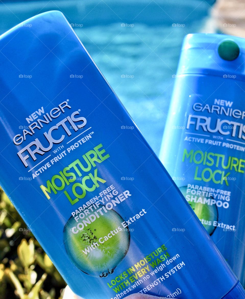 Garnier Fructis Moisture Lock Fortifying Shampoo & Conditioner 