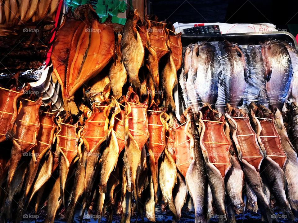 Smoke Amu fish in market at Irkuts (please don't cry with my poor spelling).
You can eat like this or cooked. Try some.