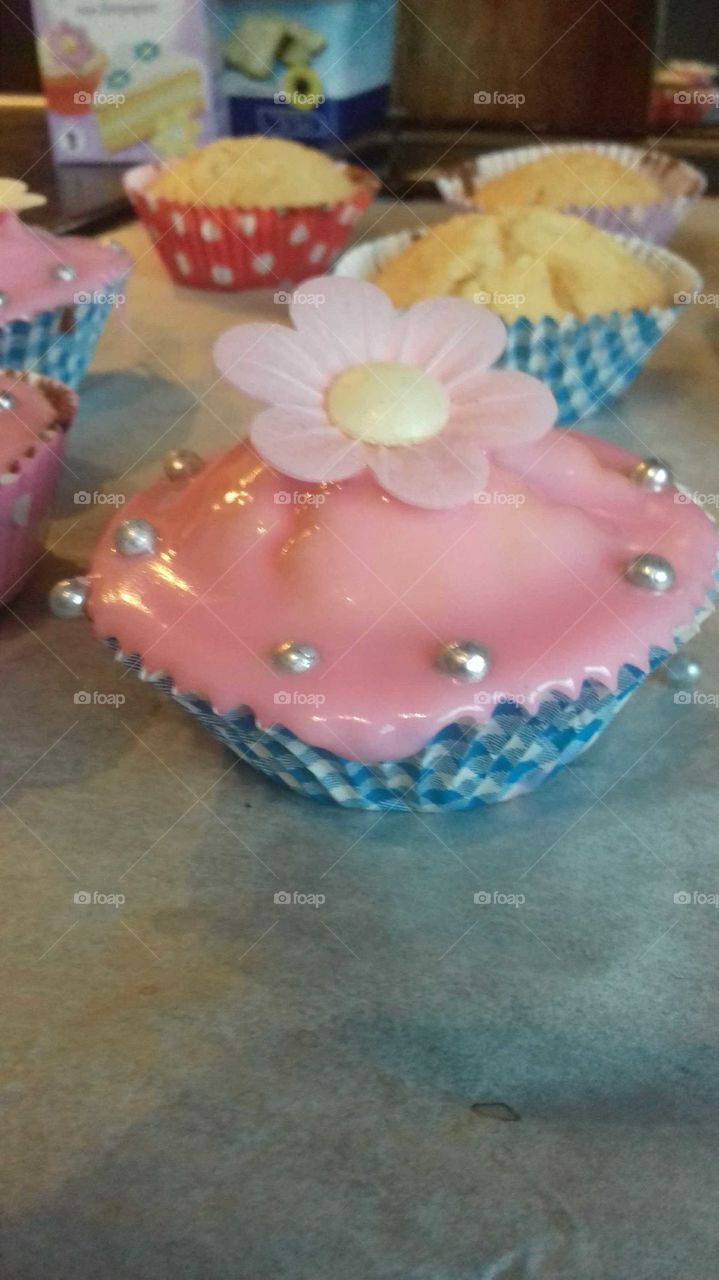 Cupcake is a small pastry, usually baked in a small paper or aluminum container. It can be decorated in different ways.