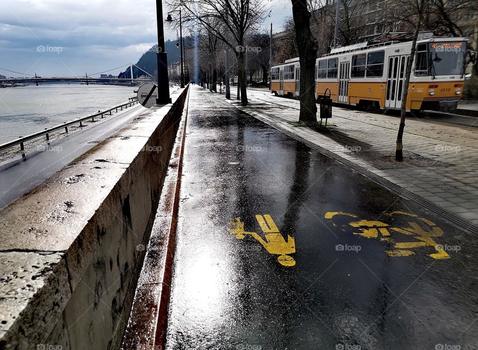 Tram on Buda quay