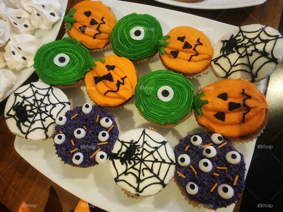 yummy Halloween cupcakes