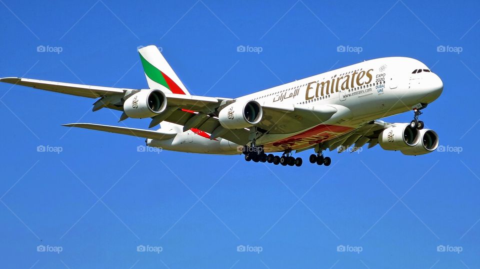Arrival A380 Emirates