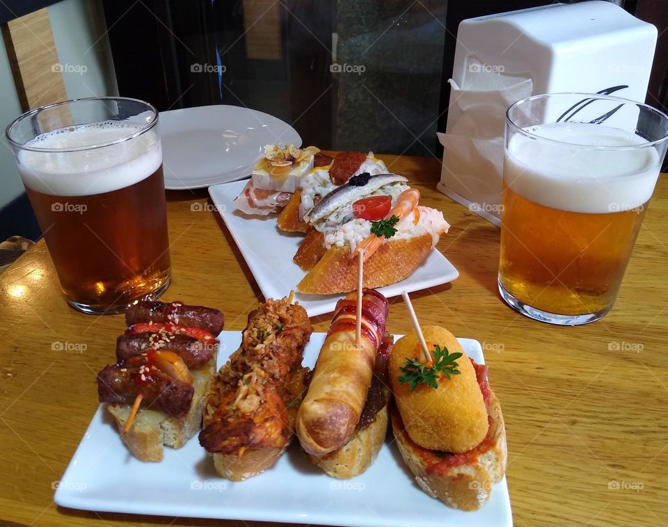 Pintxos with beer