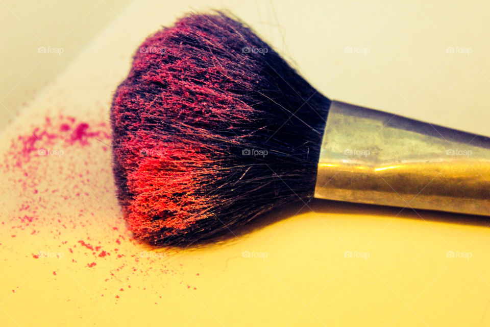 make up brush pink