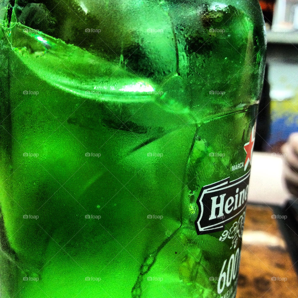green bottles beer drinks by cuducos