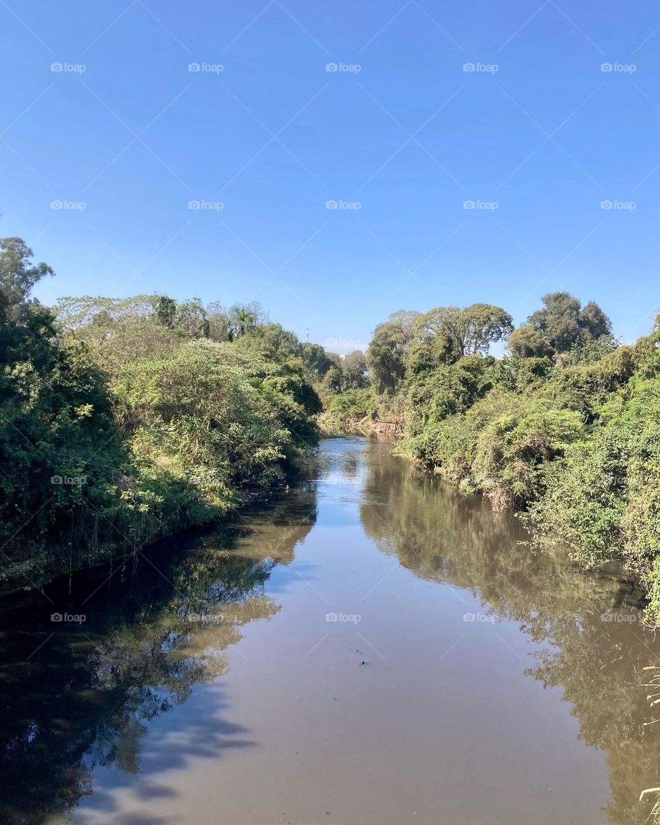 Olhe aí o Rio Jundiaí, em Itupeva: está bonito, mas poderia estar mais limpo… Difícil manter a natureza preservada, não?
🙂‍↔️