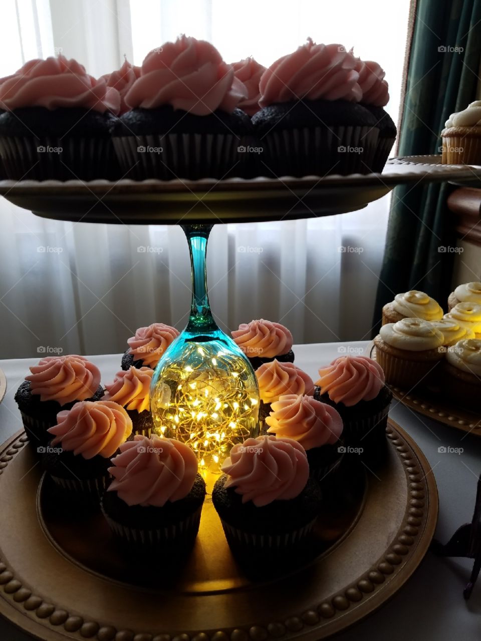 DIY wedding cupcake stands