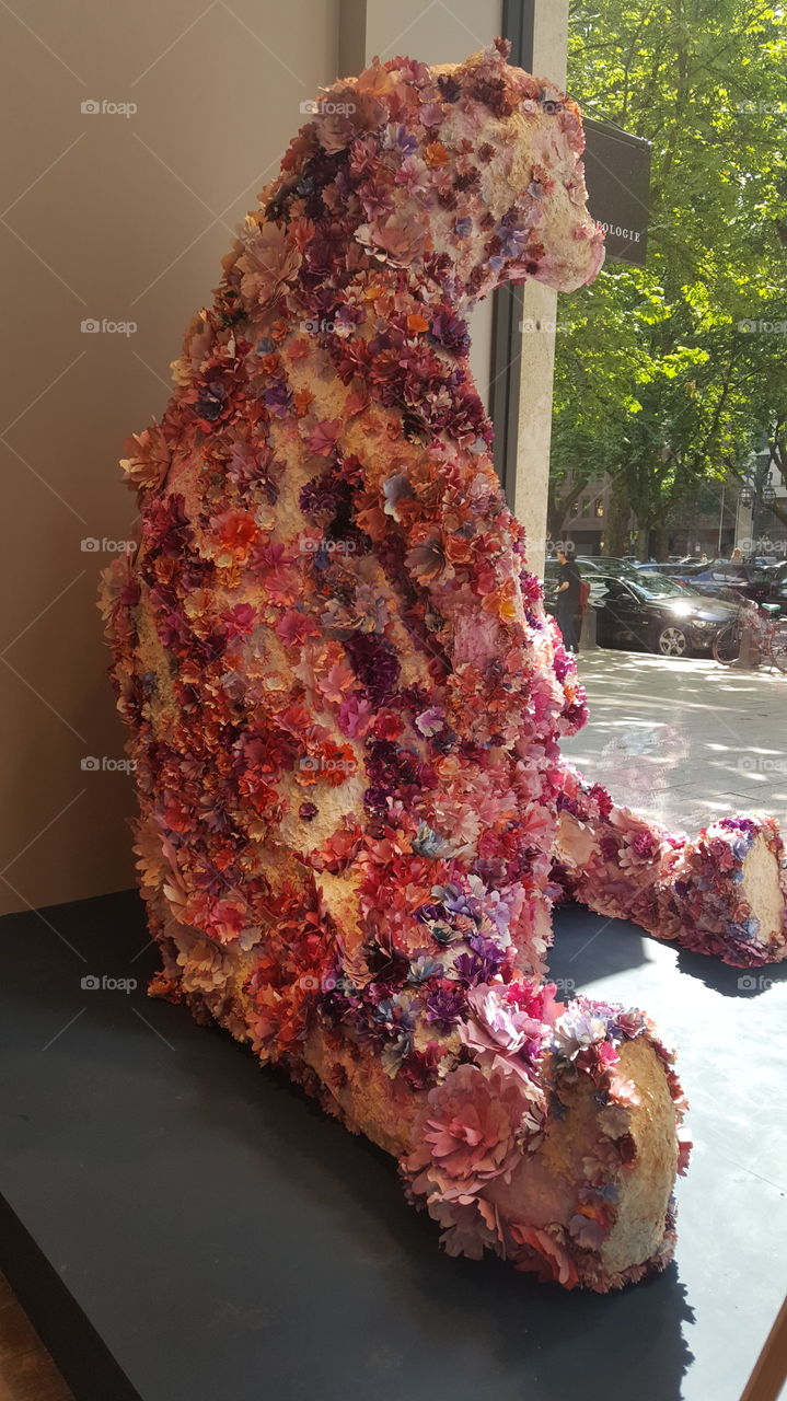 Teddy Bear Pink Flowers Window shop