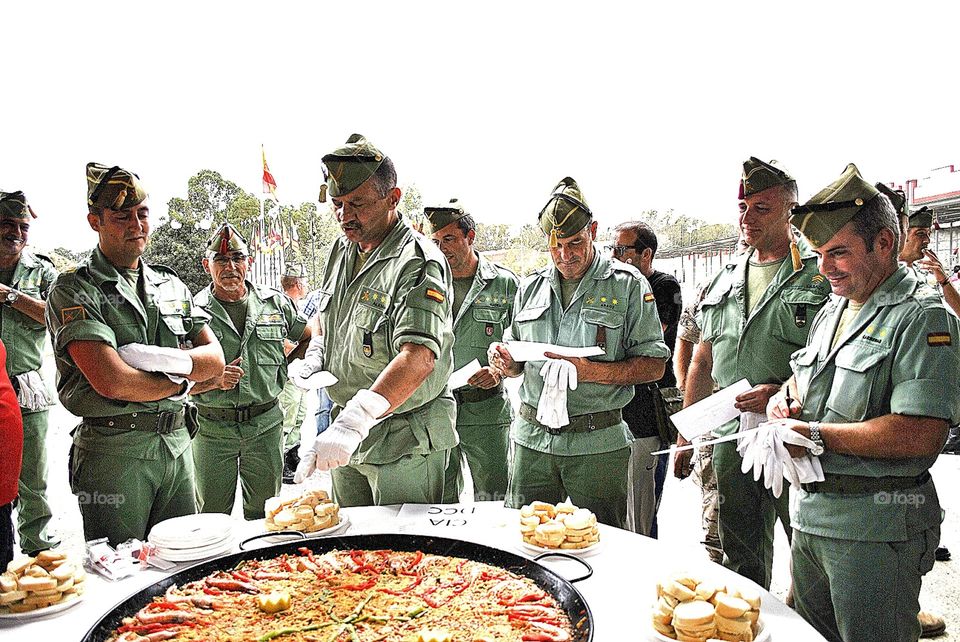 Concurso de paellas celebrado en el acuartelamiento de Recarga IV Bandera de la Legión, con motivo del 20 de Septiembre del 2014 en Ceuta
