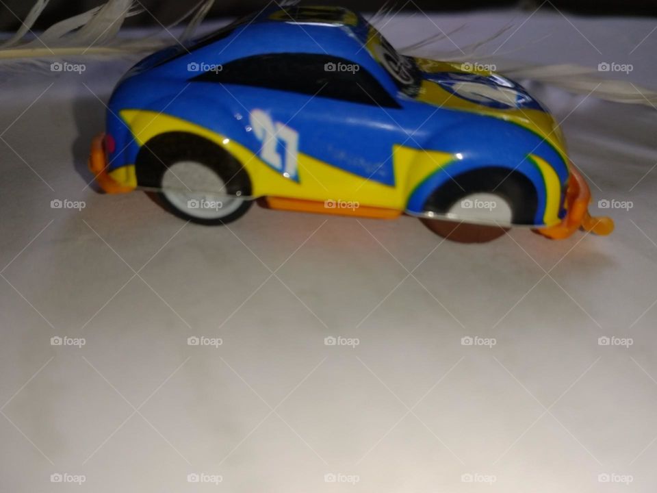 Toy car
