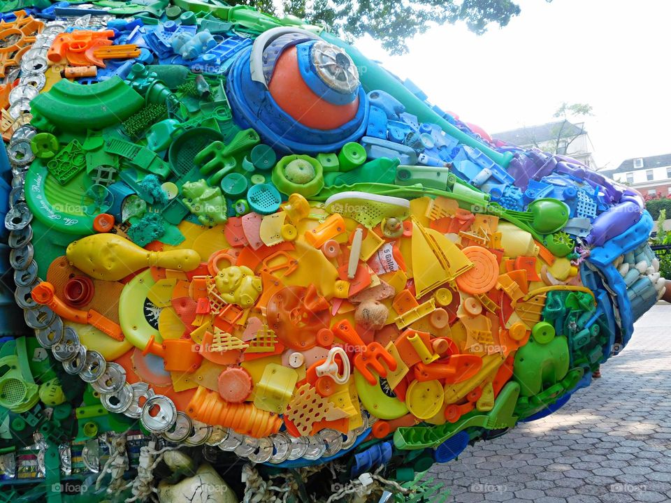 All 800 pounds of plastic, metal and trash used in the piece were found along the Pacific coast beaches, washed up from the depths of the ocean. Can you find the Gatorade cap, the toy octopus, the frisbee, fishing line?