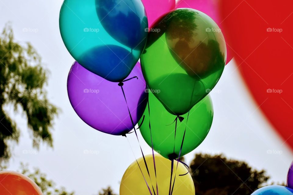 Balloons that are bright & colorful makes a parade even more fun and inviting to the parade watchers to join in the celebration. Plus, it let’s everyone know that you are coming to spread the joy of dancing and singing with plenty of smiles & waves.